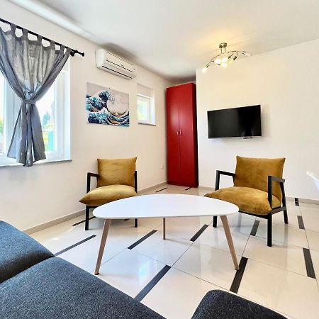 B88 Apartments - Vila Palma Sveti Filip i Jakov Exterior foto