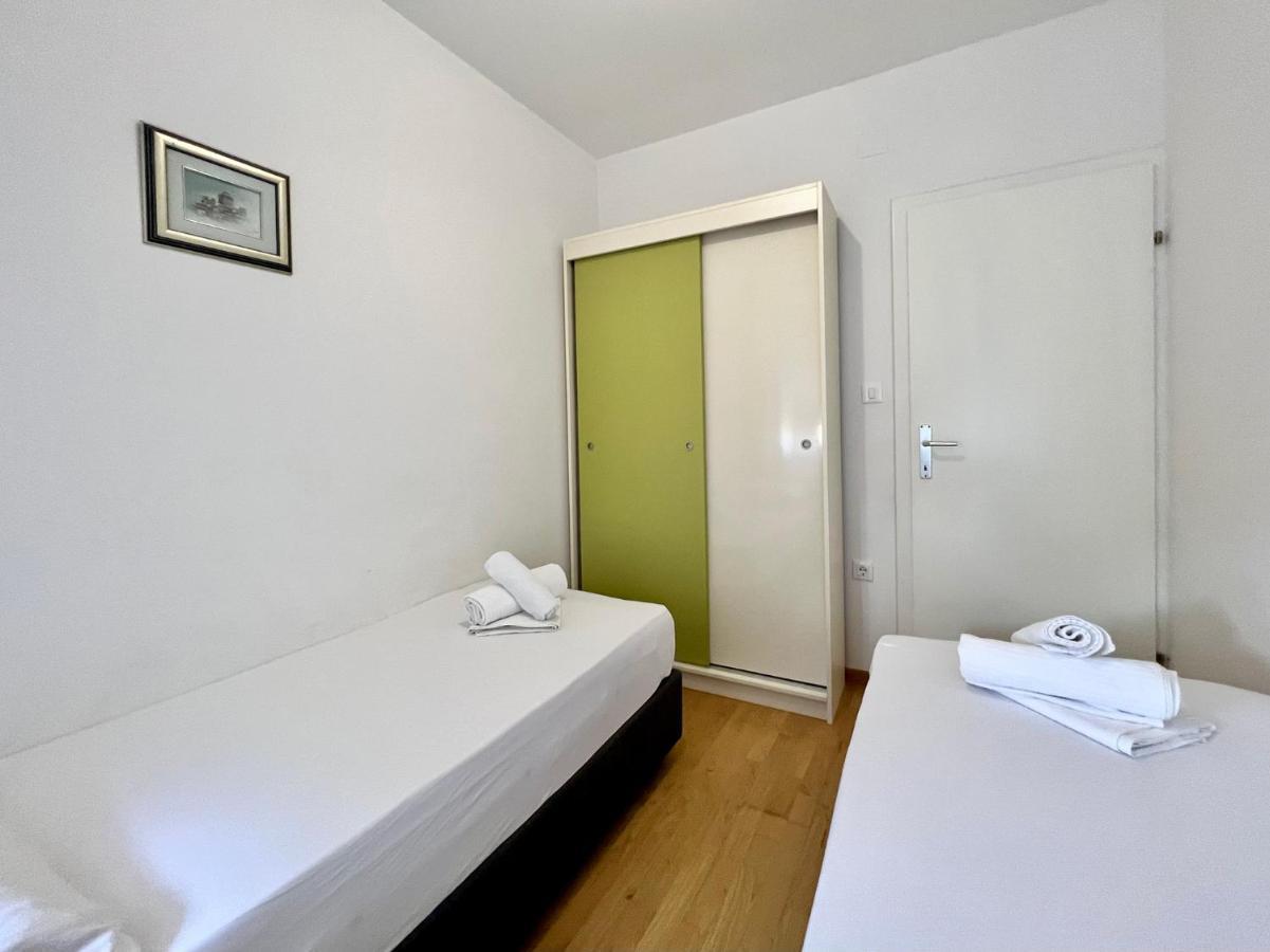 B88 Apartments - Vila Palma Sveti Filip i Jakov Exterior foto