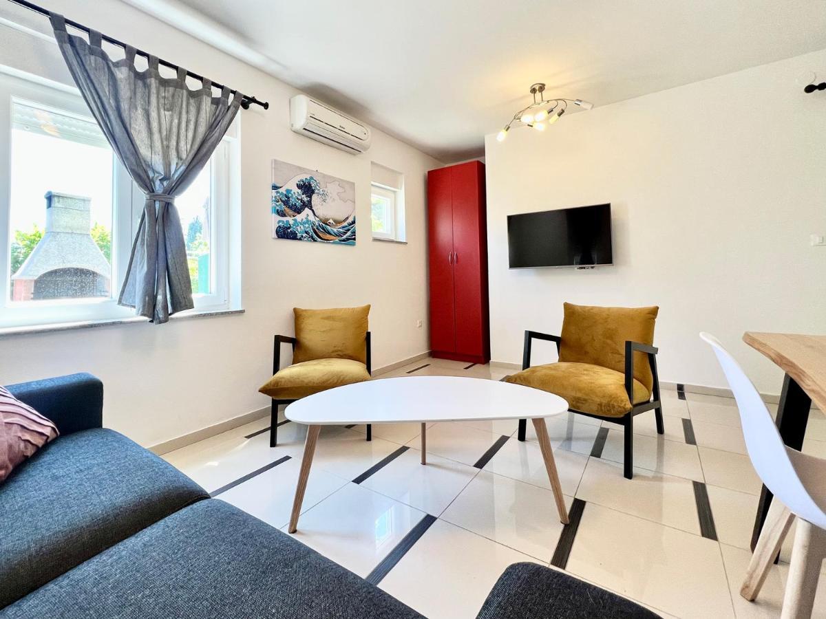 B88 Apartments - Vila Palma Sveti Filip i Jakov Exterior foto