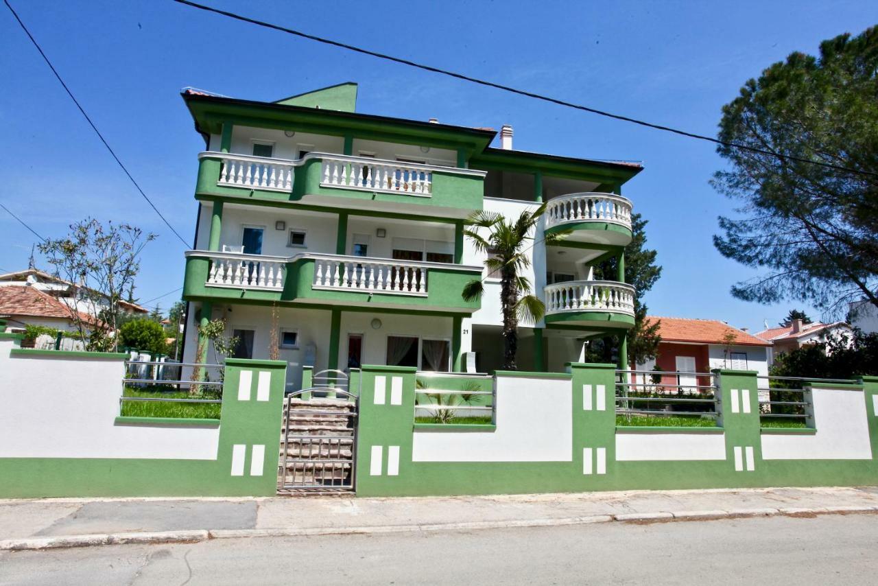 B88 Apartments - Vila Palma Sveti Filip i Jakov Exterior foto